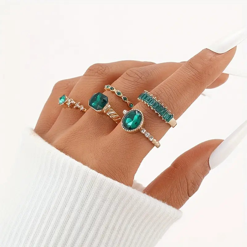 Zarina Exquisite Emerald Ring emerald | Gold