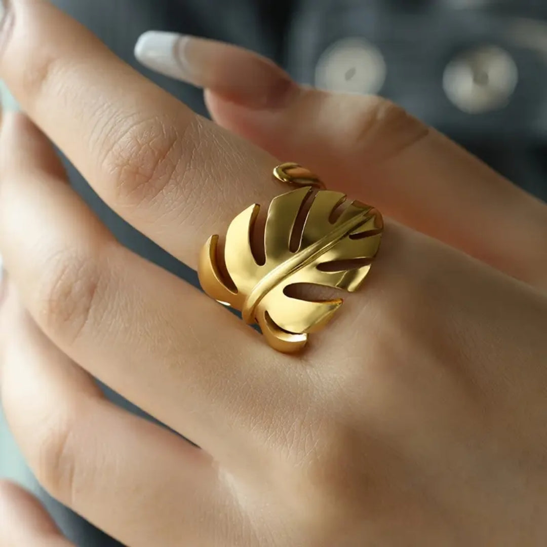 Golden Hollow Fern Ring