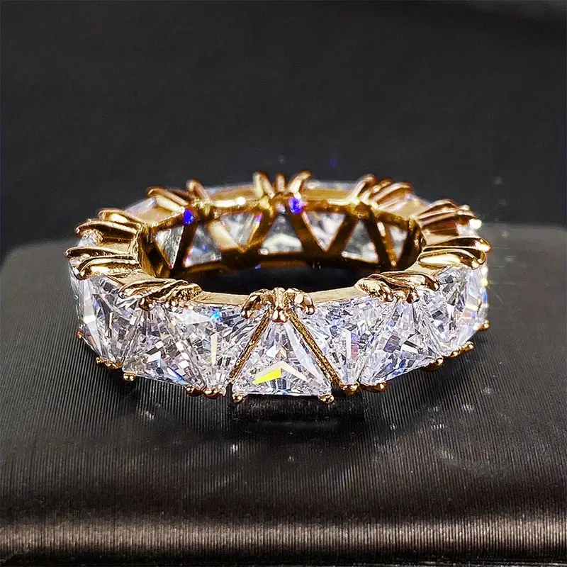 Inlaid Bright Crystal Gold Ring