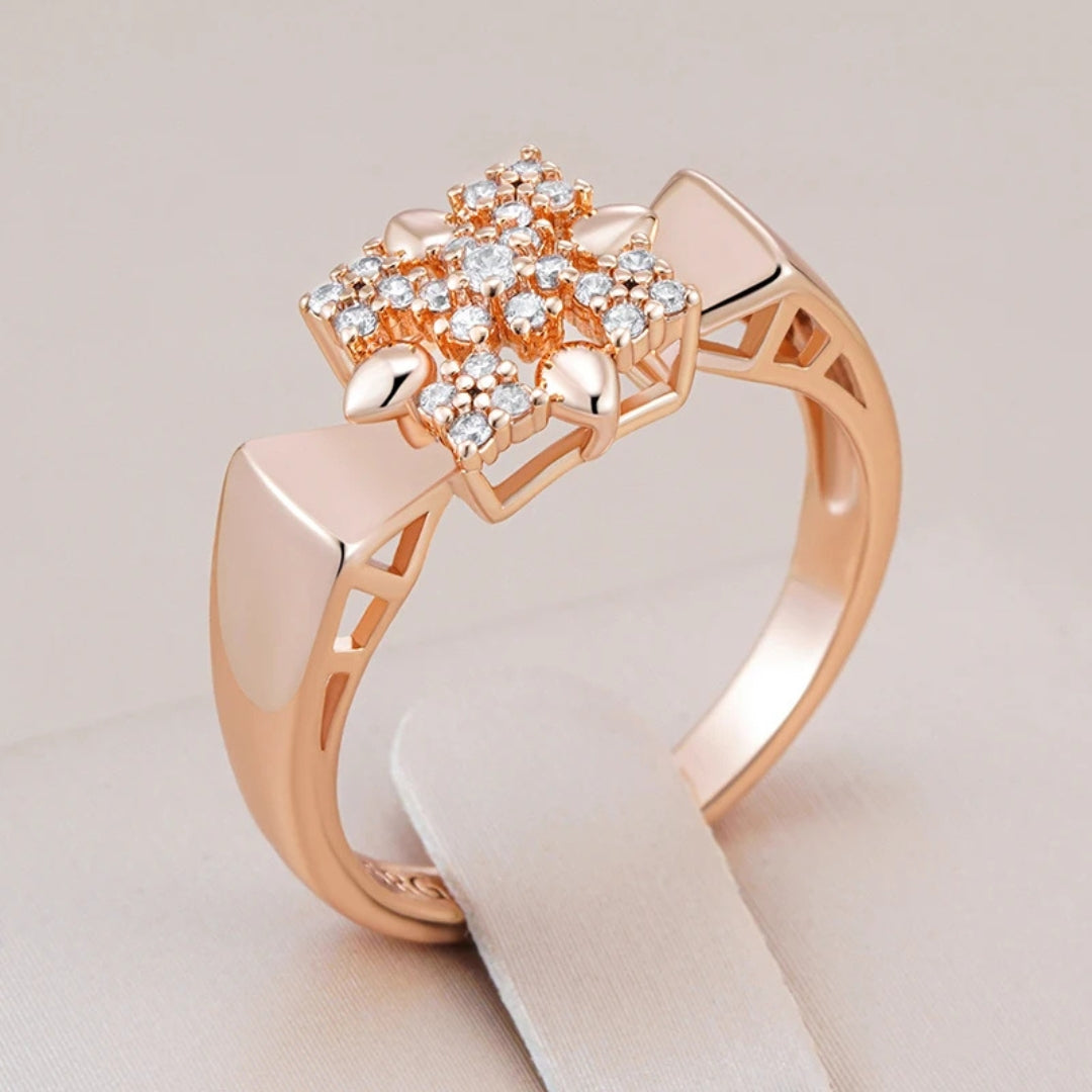 Elegant Flower Bright Ring