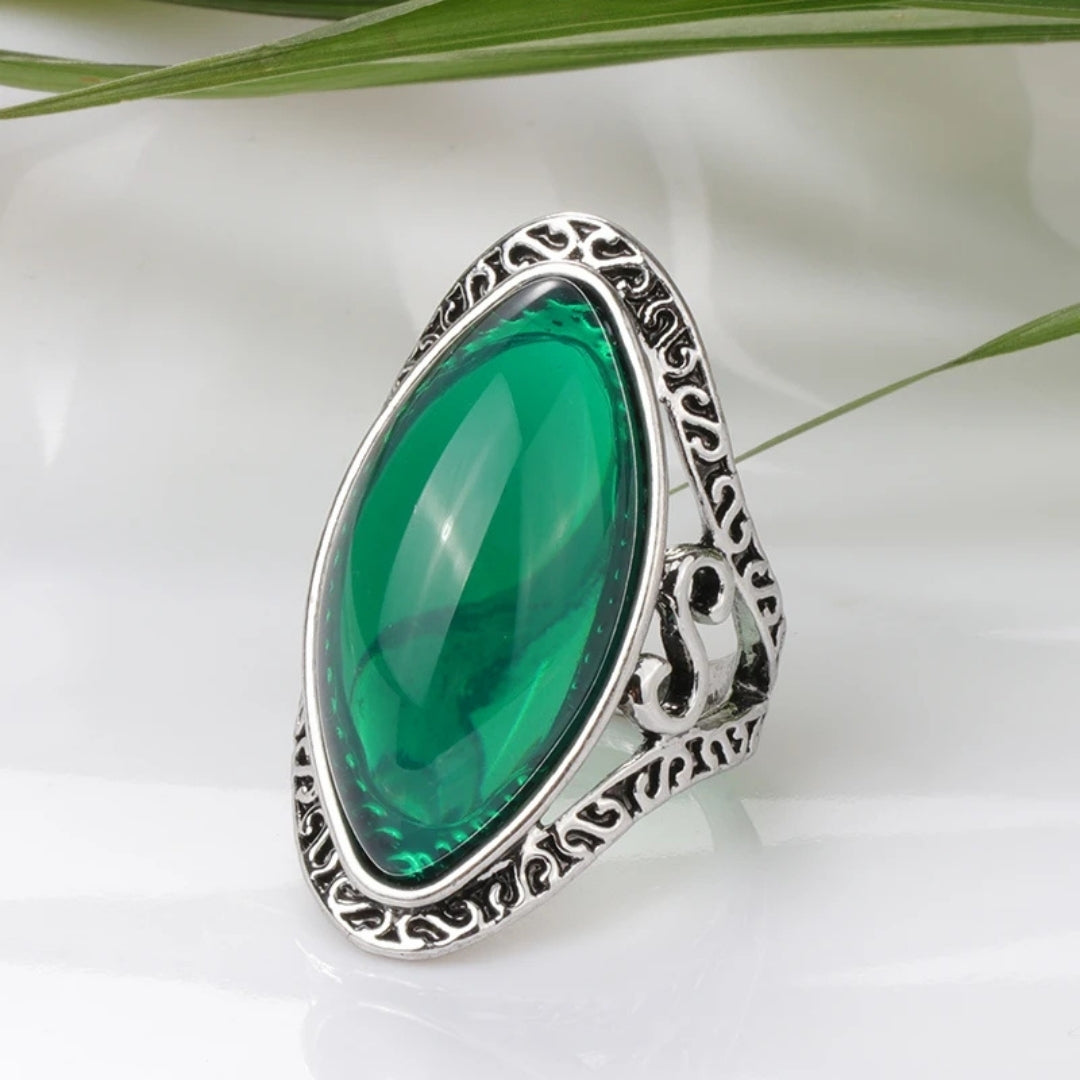 Elegant Green Stone Silver Ring