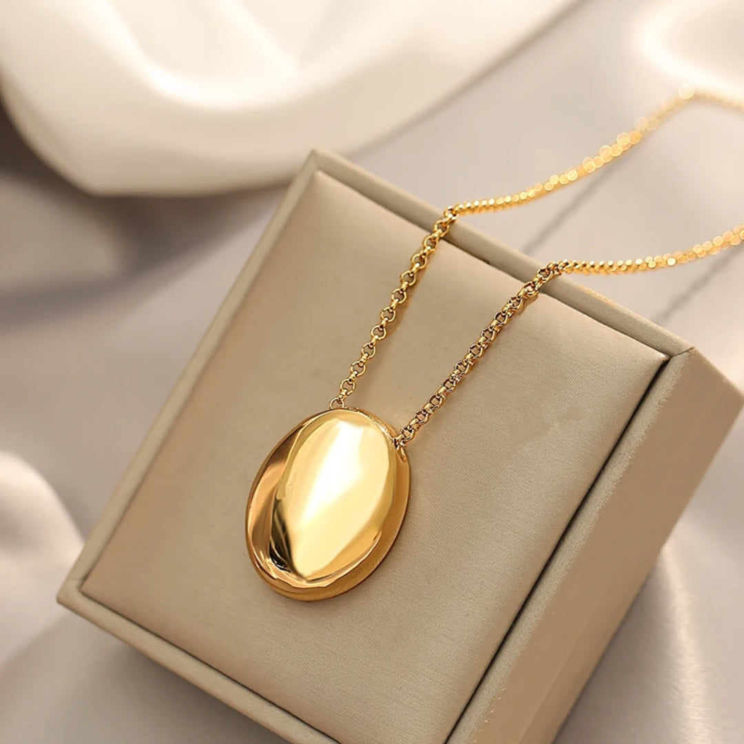 Gold Rounded Pendant Necklace