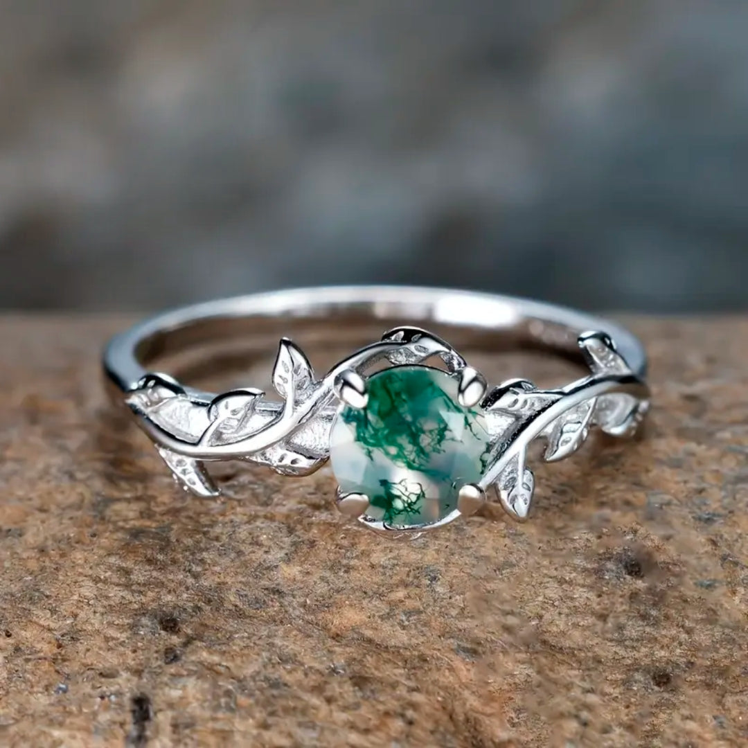 Moss Agate Rounded Floral Silver Ring