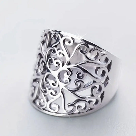 Hollow Ivy Silvered Ring