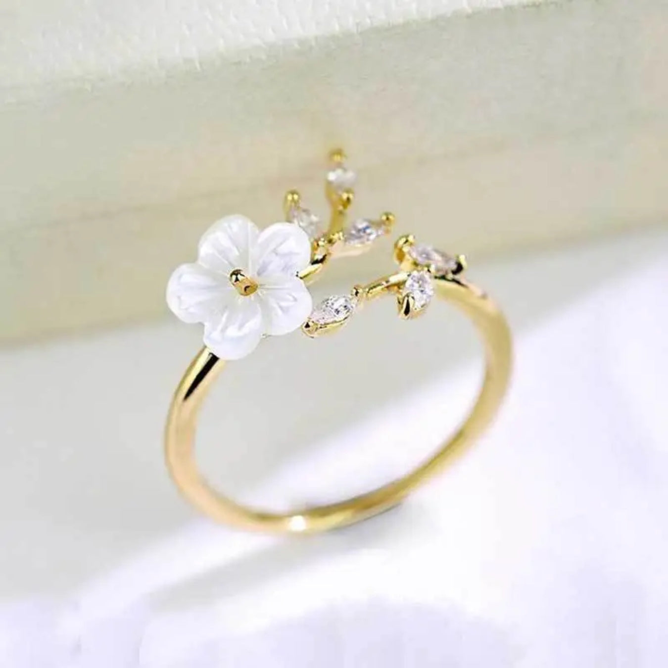 White Blossom Zirconia Ring