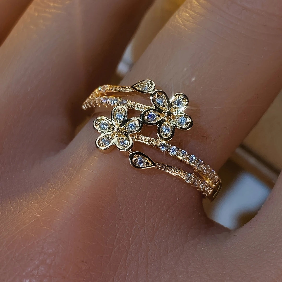 Exquisite Bright Flower Gold Ring