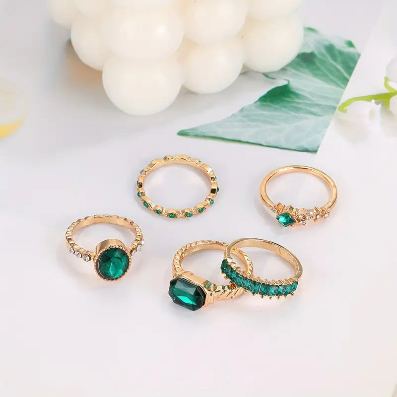 Zarina Exquisite Emerald Ring emerald | Gold