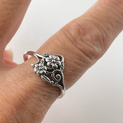 Minimalist Silver Flower Ring