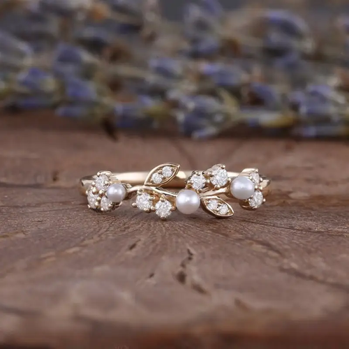 Bright Leaf Pearl Ring