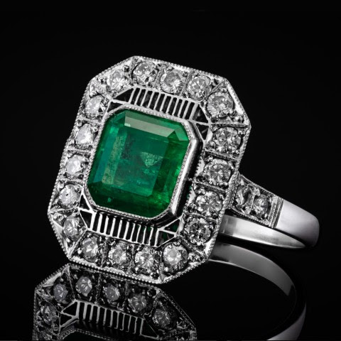 Green Inlaid Emerald Bright Ring