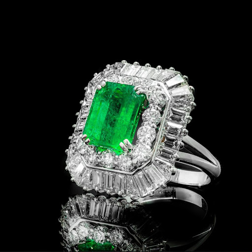 Green Bright Emerald Crystal Ring