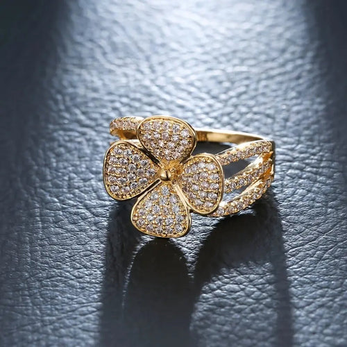 Bright Clover Gold Ring
