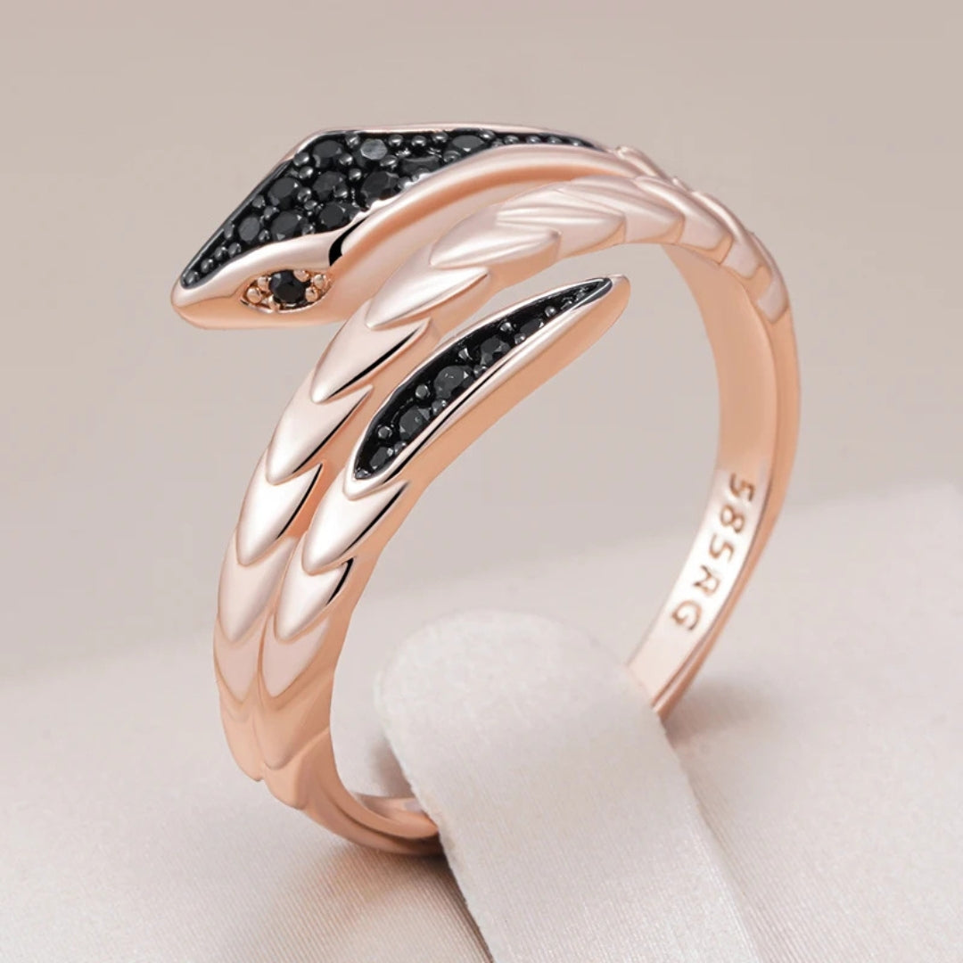 Elegant Black Serpent Gold Ring